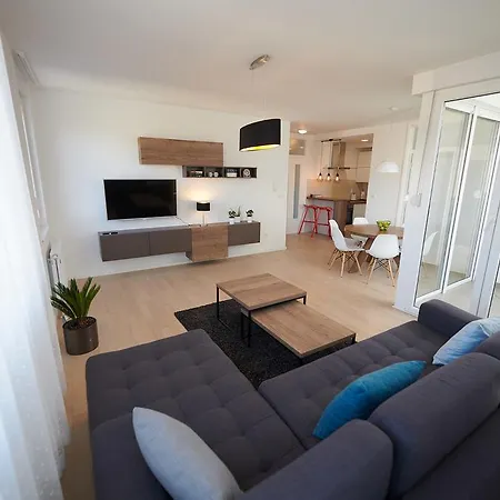 아파트 Modern Luxurious 바냐루카